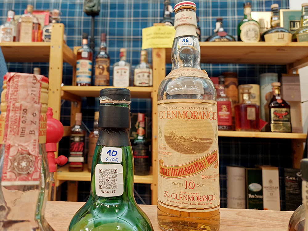 Whiskyflaschen von Peter Pretiosen