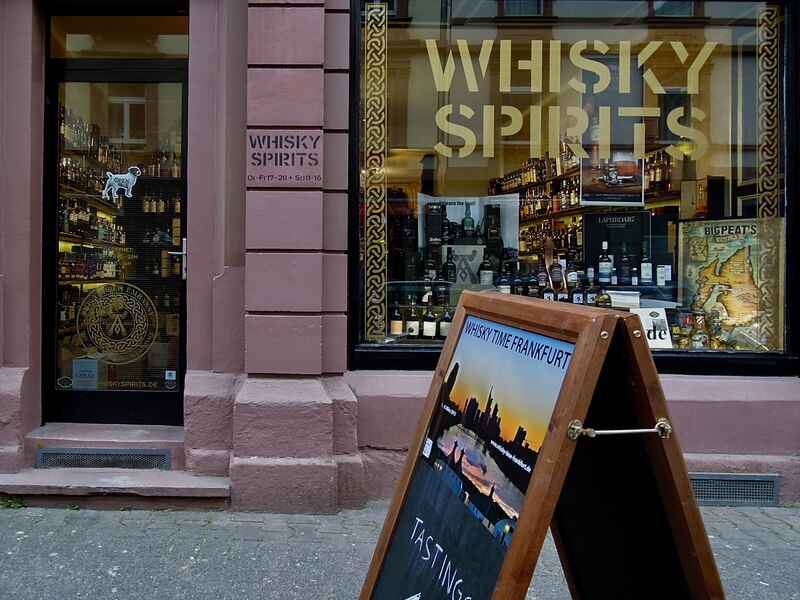 Eingang von Whisky Spirits